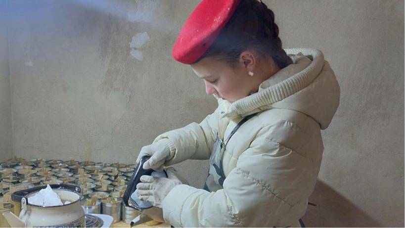 Двадцать тысяч свечей-горелок изготовили для бойцов СВО в Давидовой пустыни