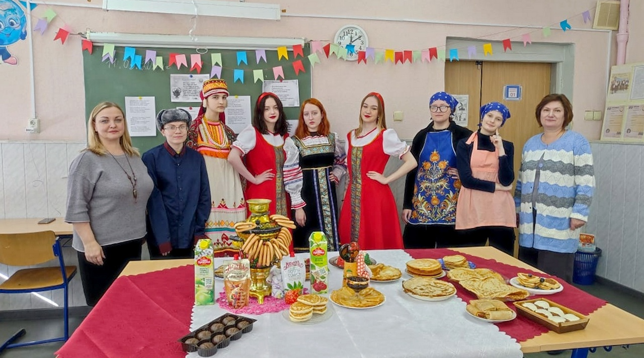 Студенты Луховиц познакомились с традициями праздника Масленица