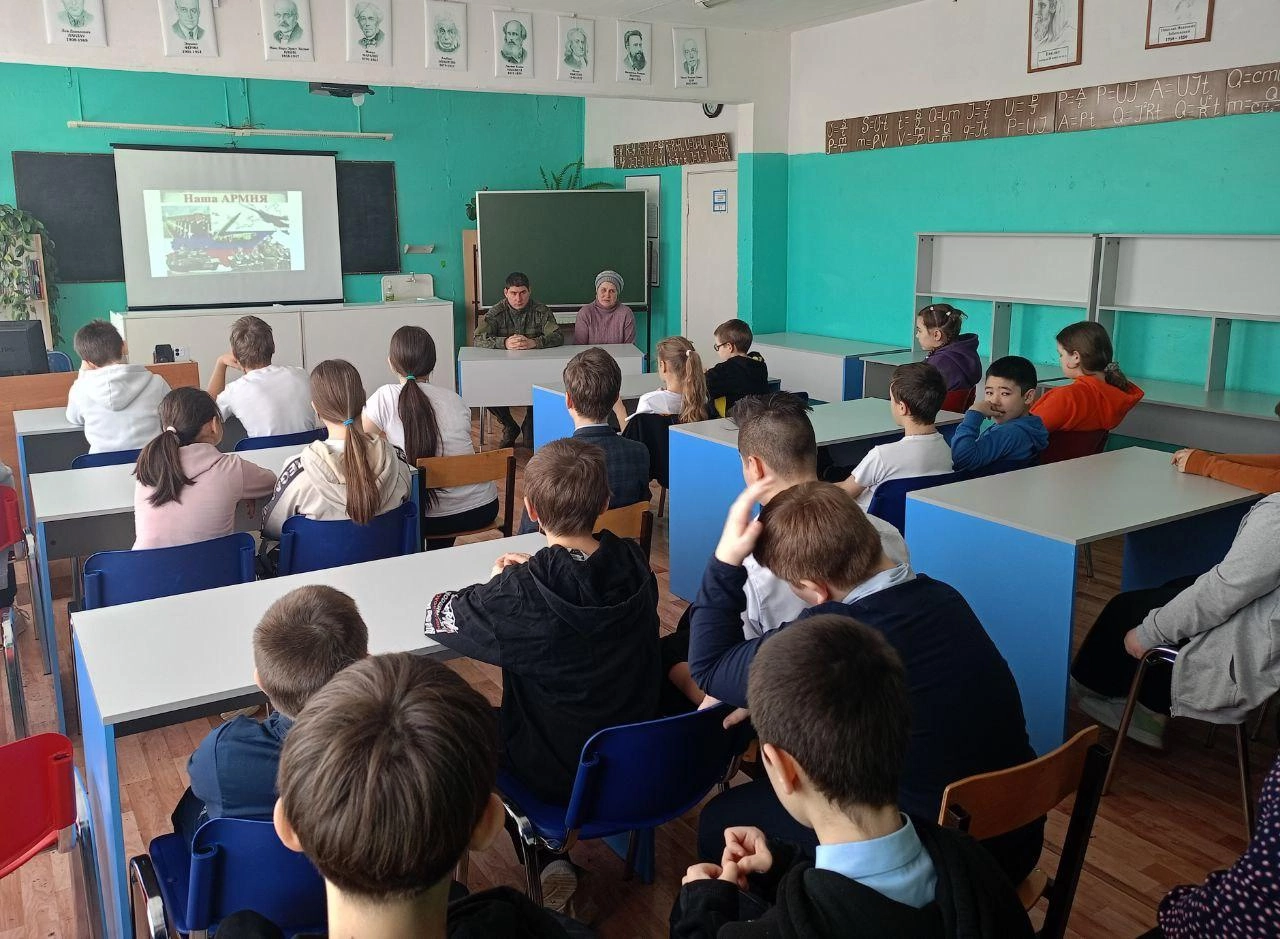 Серебрянопрудские школьники побеседовали с участником СВО