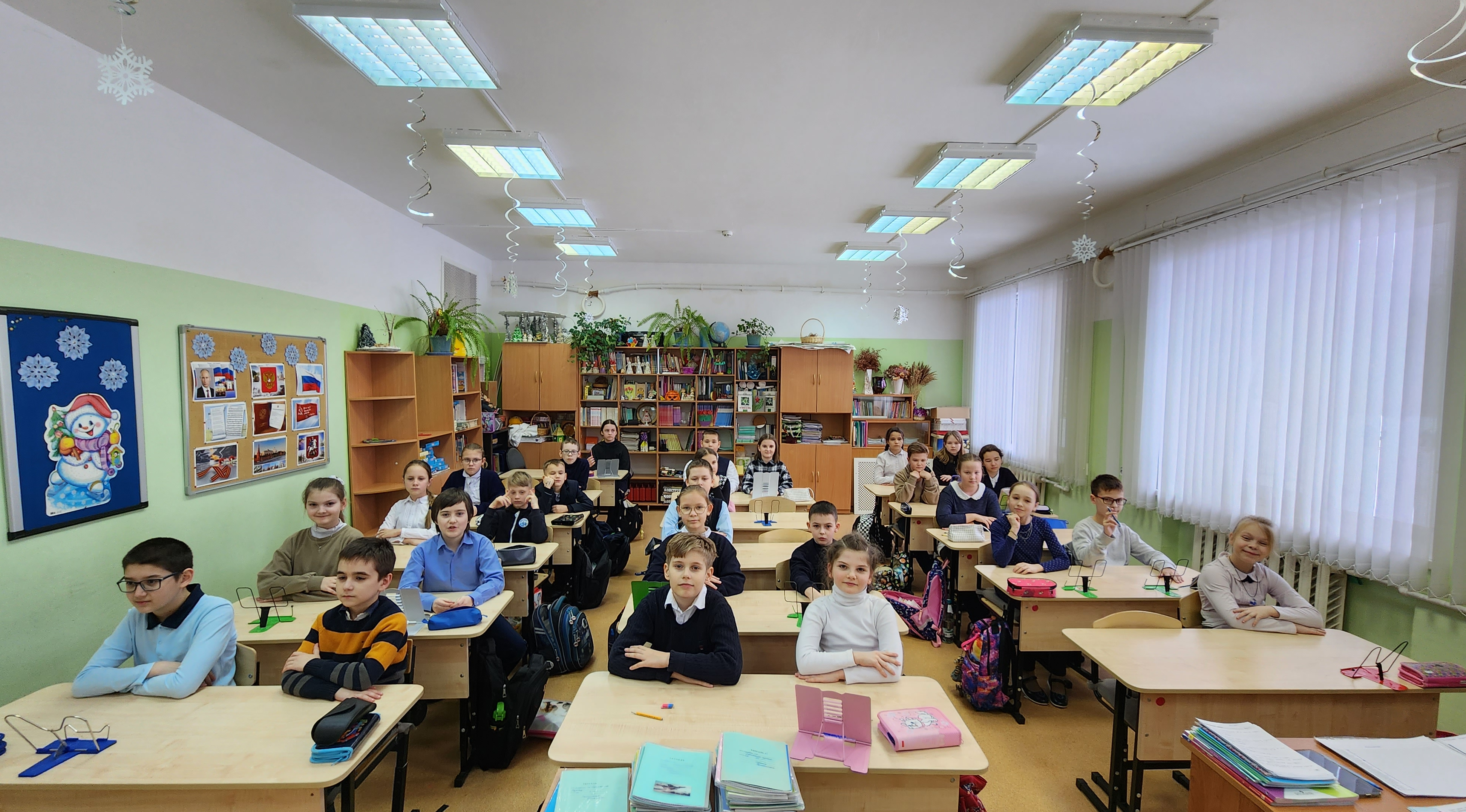 О возвращении Крыма в Россию детям рассказали на уроках мужества