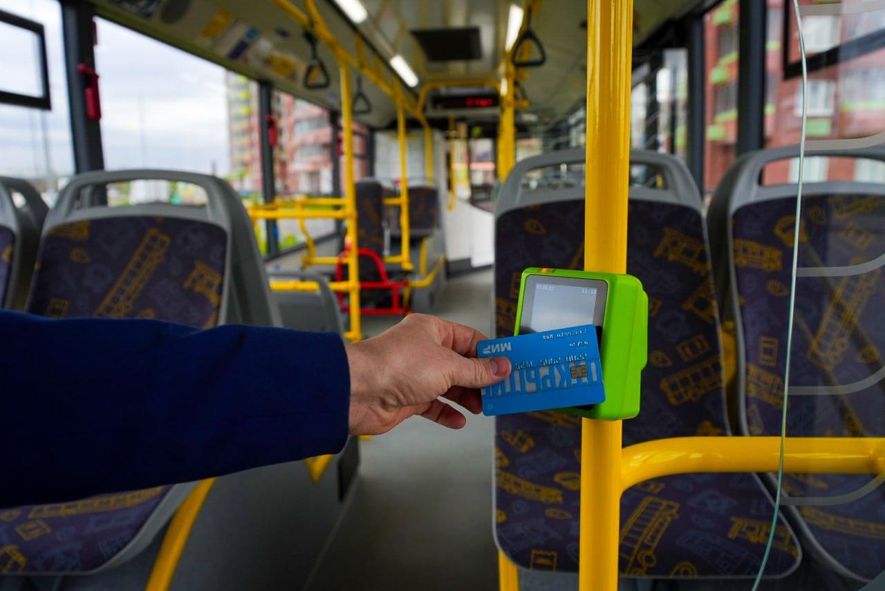 Жители оплатили банковской картой в автобусах более 3 млн раз