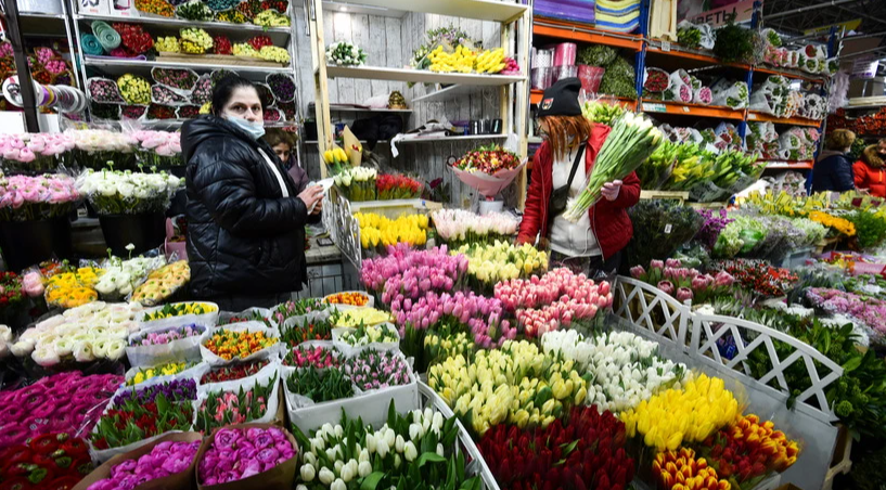 К Международному женскому дню в городе развернут 16 точек продажи цветов