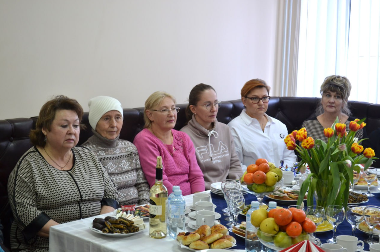 Мам и жен участников СВО поздравили с 8 Марта депутаты и администрация Краснознаменска