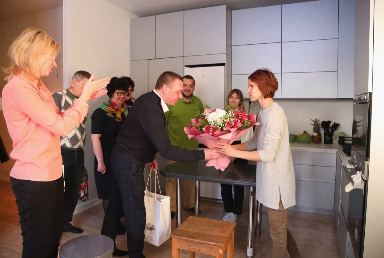 Власти округа пообещали поддержку женщине-таксисту, которая подверглась нападению