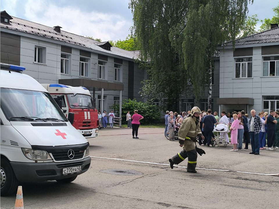 В горбольнице Реутова прошла тренировка по пожарной безопасности
