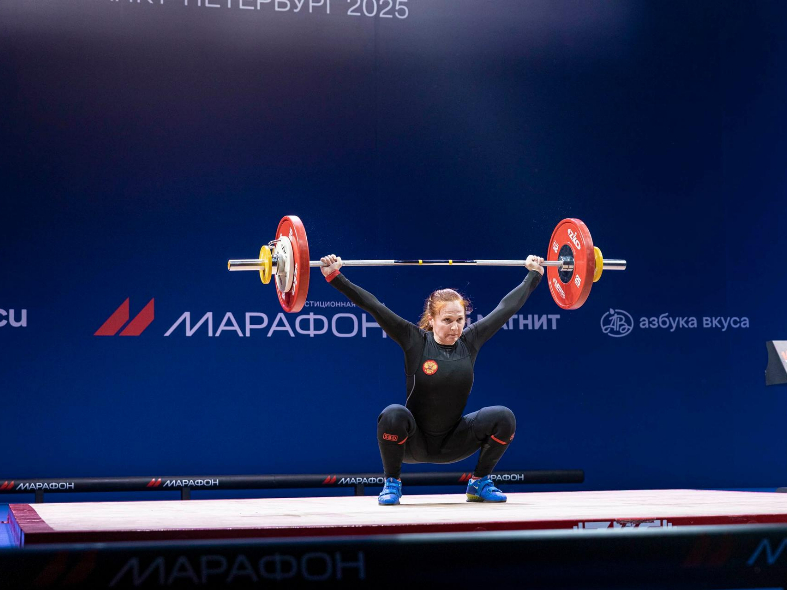 Золото подмосковной спортсменке принес рывок на 66 кг