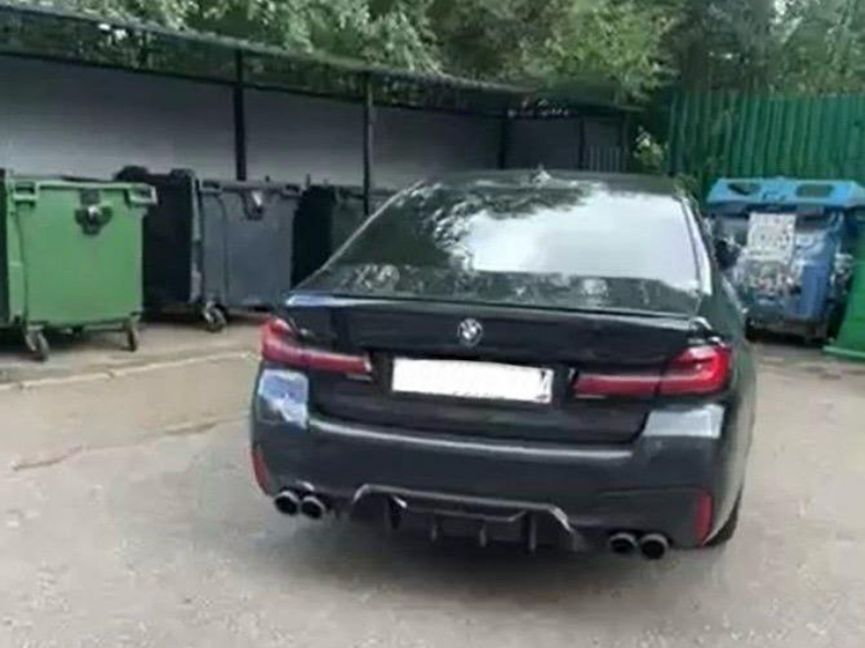 В Подмосковье огласили размер штрафа за парковку у контейнеров
