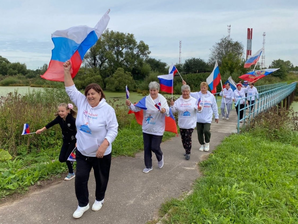 Активные пенсионеры Раменского устроили забег с флагами России