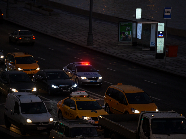 Держать дистанцию: где вечером в Подмосковье затруднено движение и как не потерять по пути оптимизм