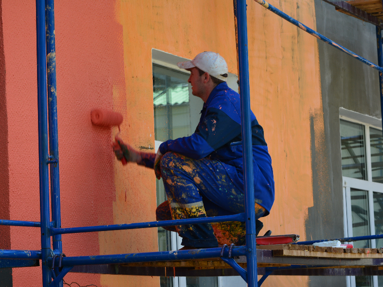 Капремонт в режиме онлайн: какие дома приведут в порядок в Подмосковье и как следить за работами
