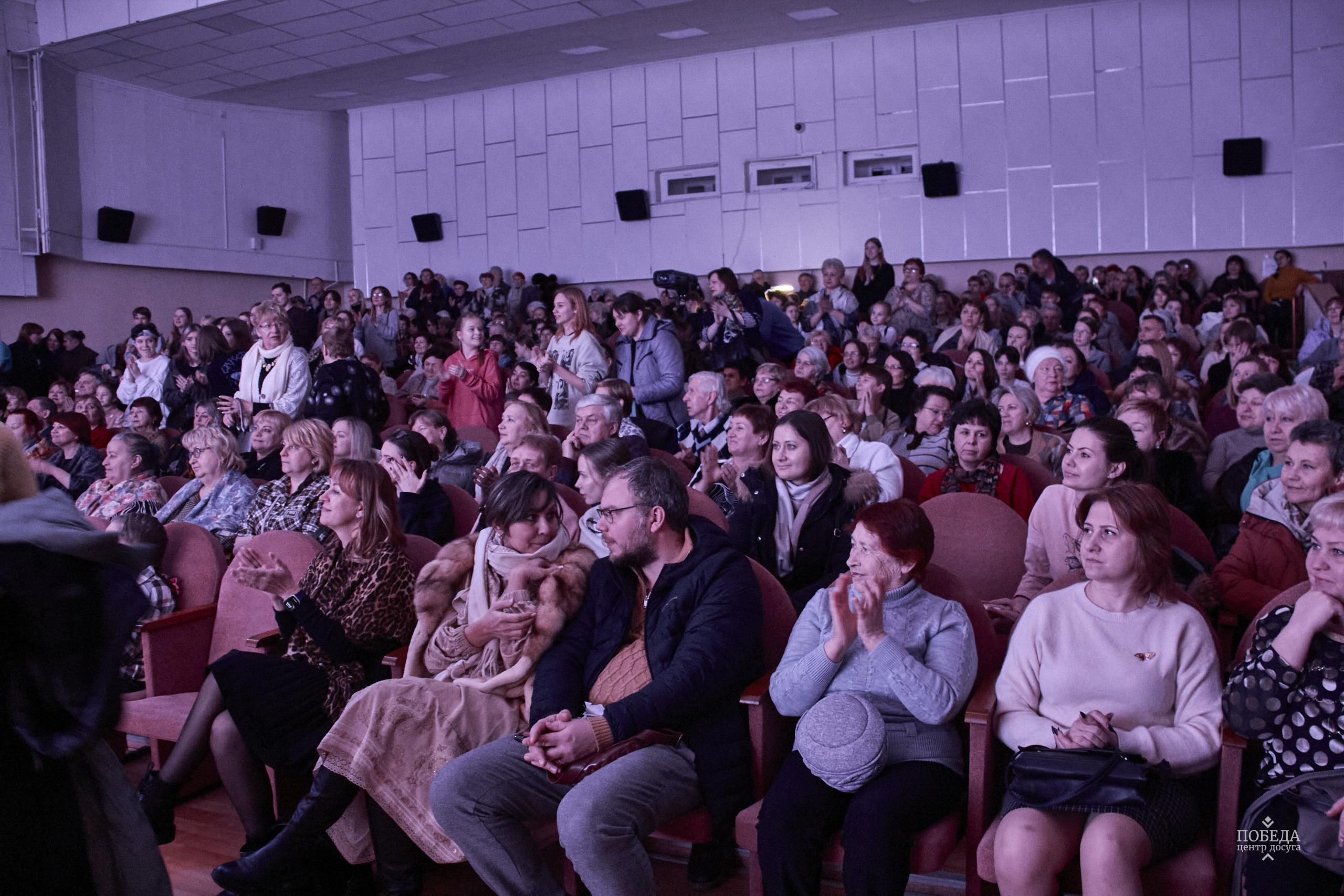 Тайны переживаний прекрасного пола раскрыла Елена Захарова в моноспектакле  «Женская судьба в произведениях классиков» | REGIONS.RU / Зарайск