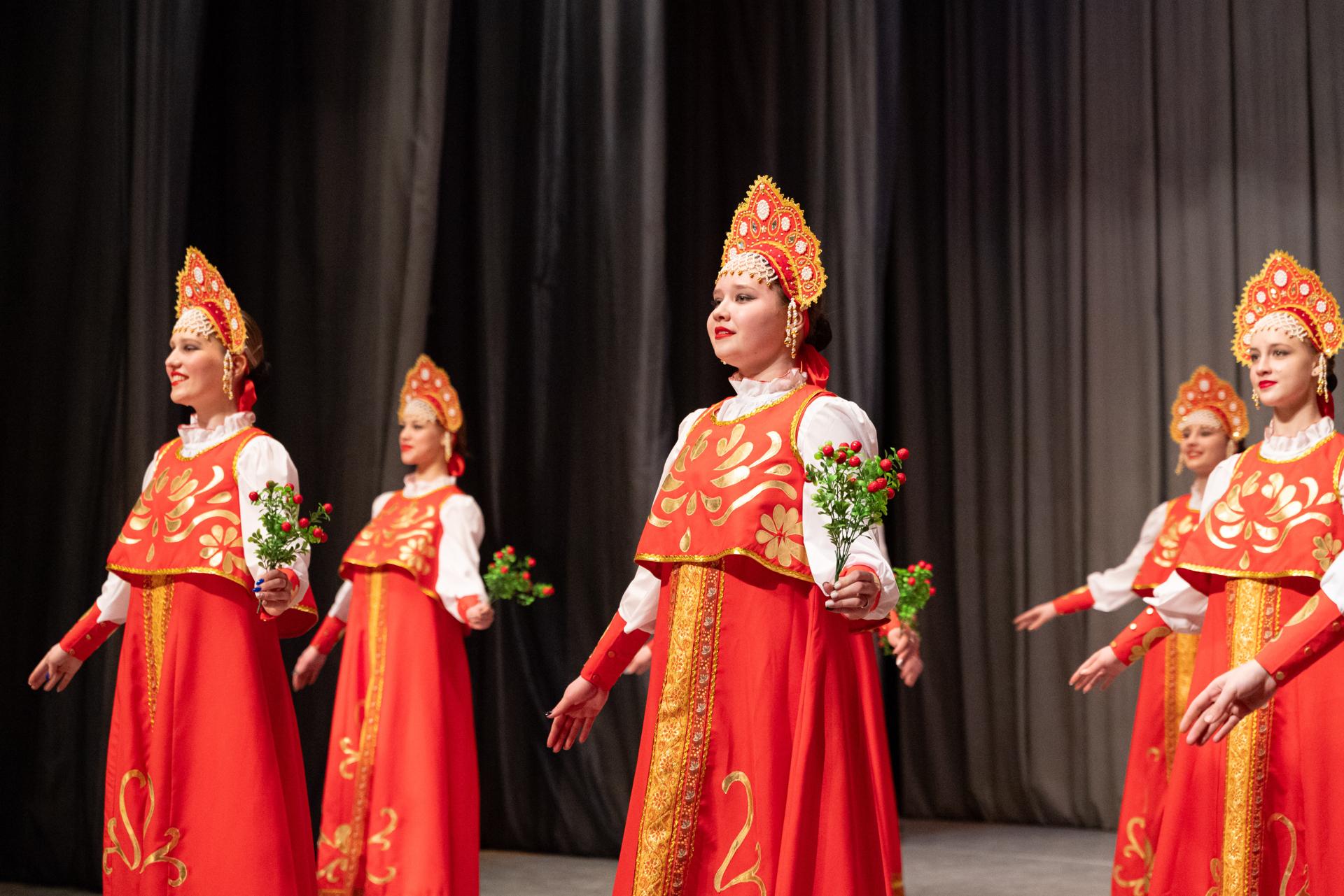 Палитру народных танцев представили на сцене лыткаринского Дворца культуры  «Мир» | REGIONS.RU / Лыткарино