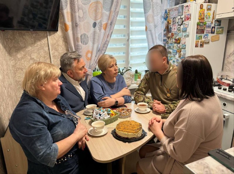 Скоро домой. Когда пришел домой с работы. Пришел домой после работы. Сам пришел домой. Не знаешь что написать сиди и полайкивай.