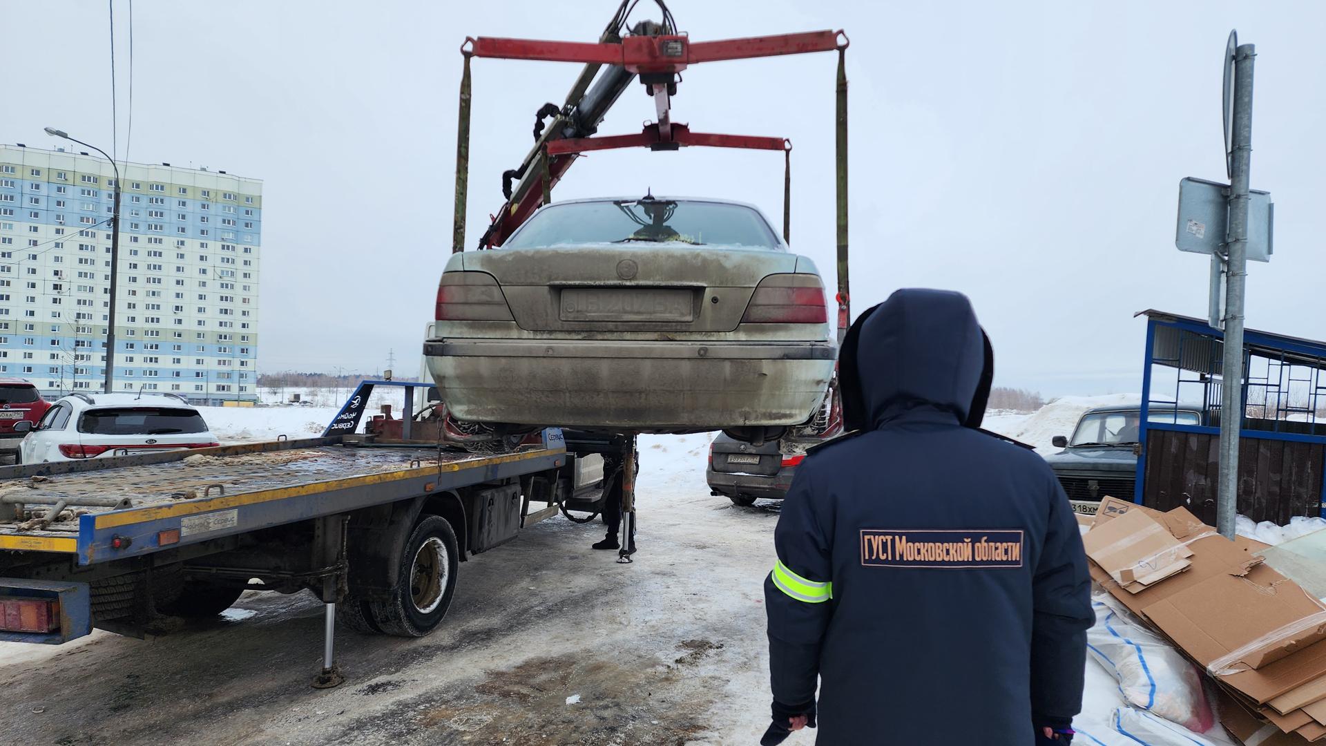 В микрорайоне Южный эвакуировали автомобиль за парковку под запрещающими  знаками | REGIONS.RU / Домодедово