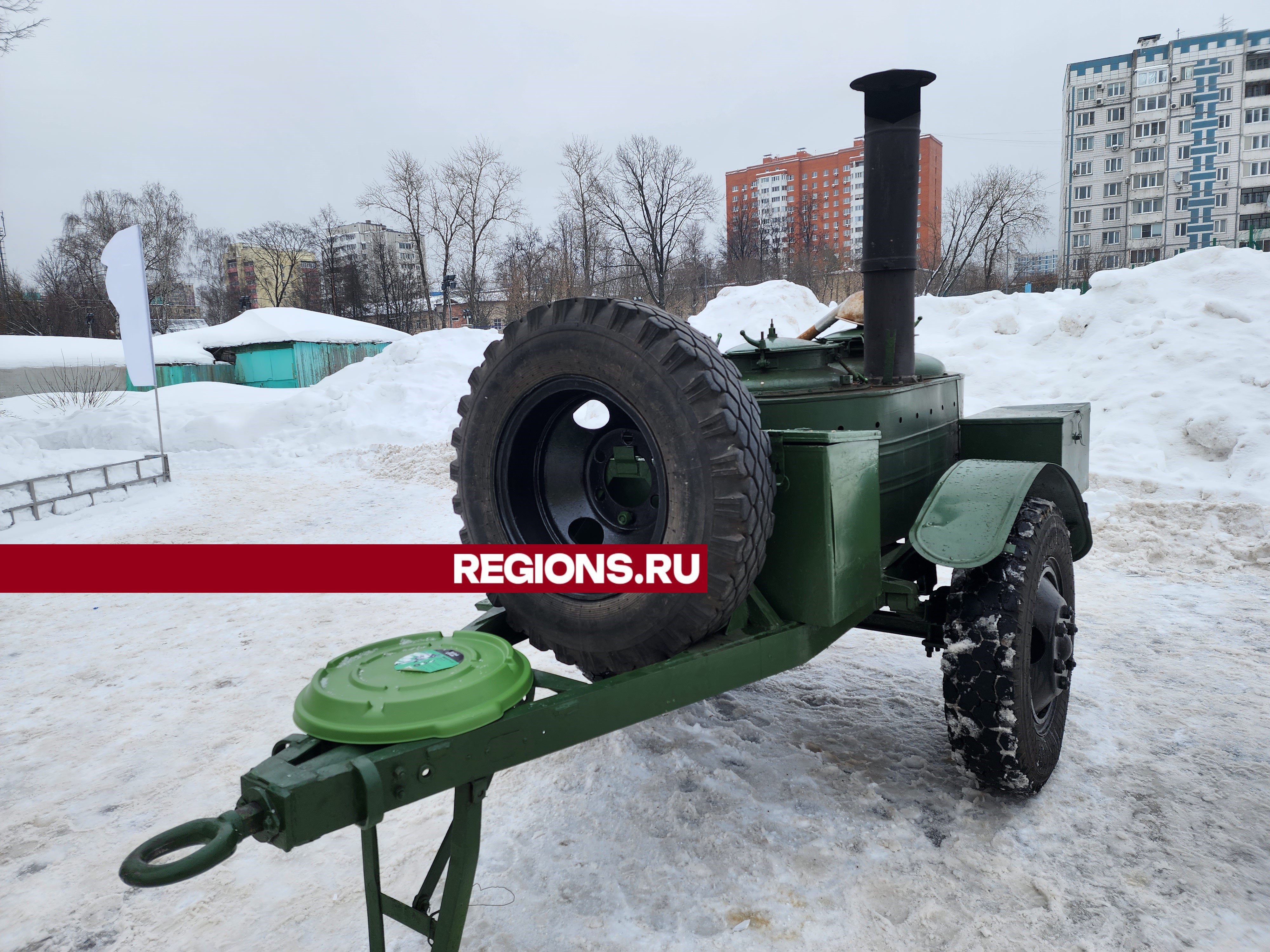 Порядка ста жителей оценили блюда полевой кухни от пожарно-спасательной  части | REGIONS.RU / Королёв