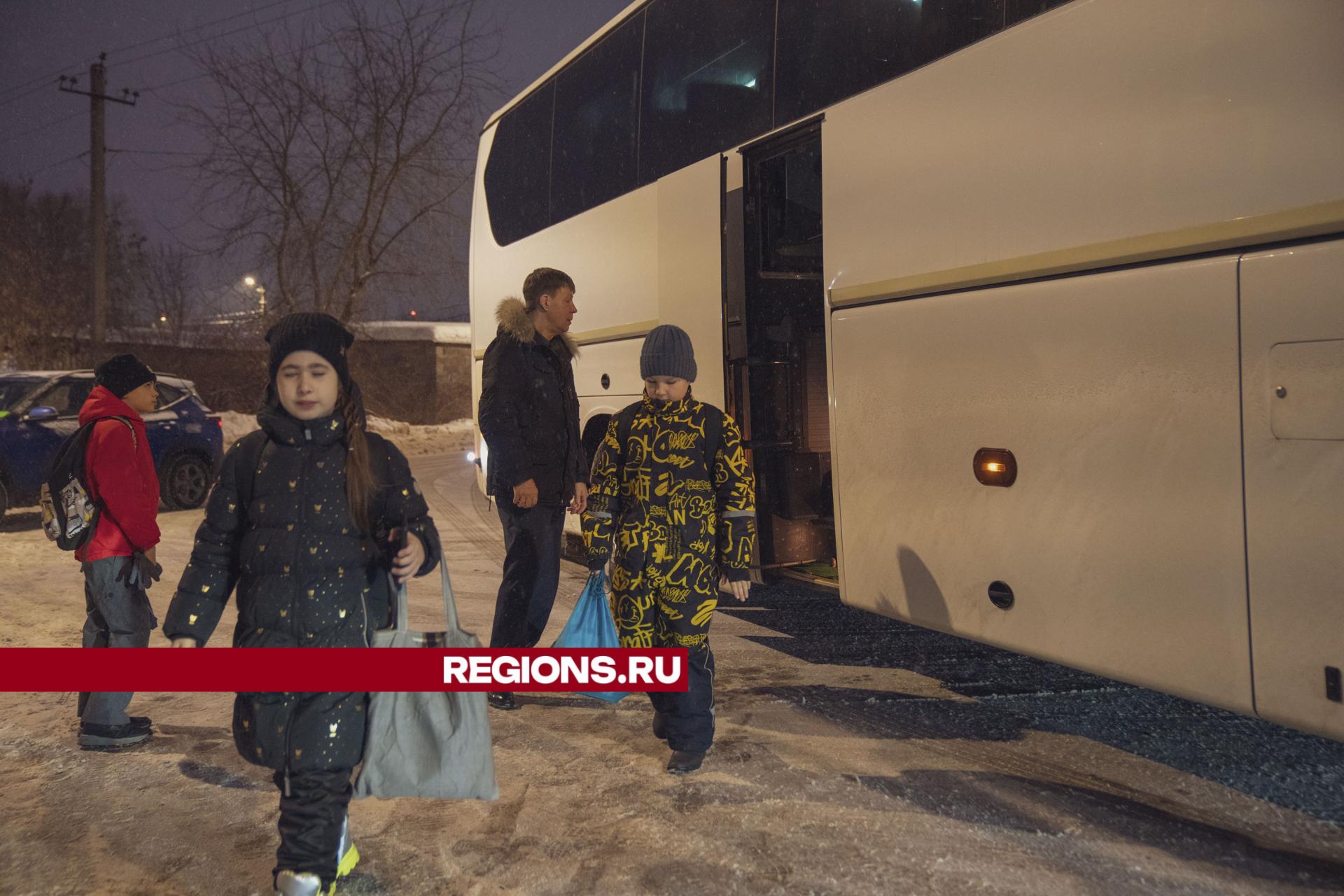 Проверить детскую безопасность из окна автобуса: власти Домодедова  прокатились со школьниками | REGIONS.RU / Домодедово