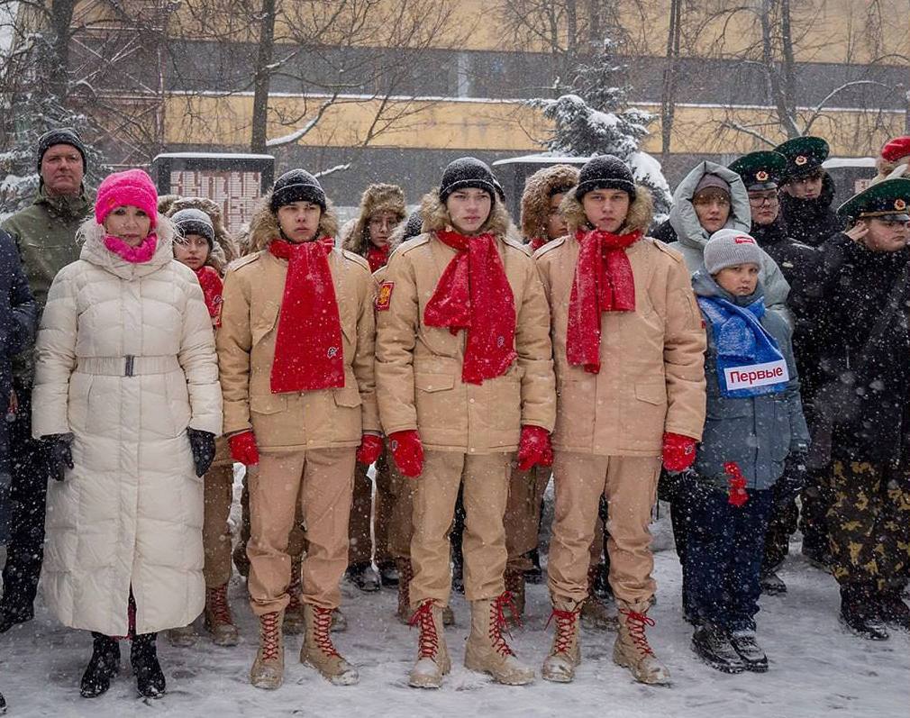 На торжественном митинге в Электростали вспомнили погибших героев СВО и  всех, кто не вернулся из «горячих точек» | REGIONS.RU / Электросталь