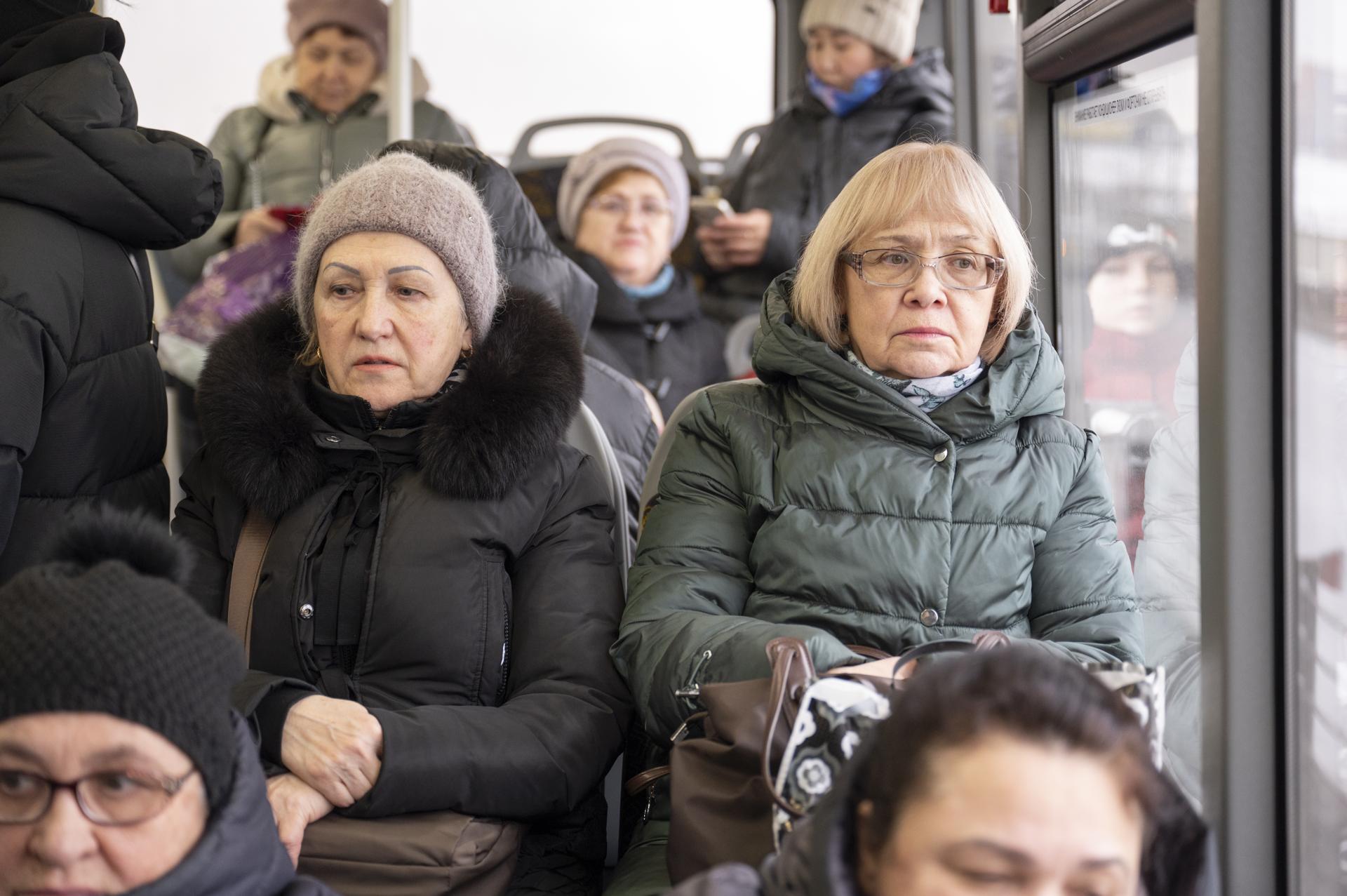 В дни православных праздников в округе запустят бесплатные автобусы до  городских кладбищ | REGIONS.RU / Видное