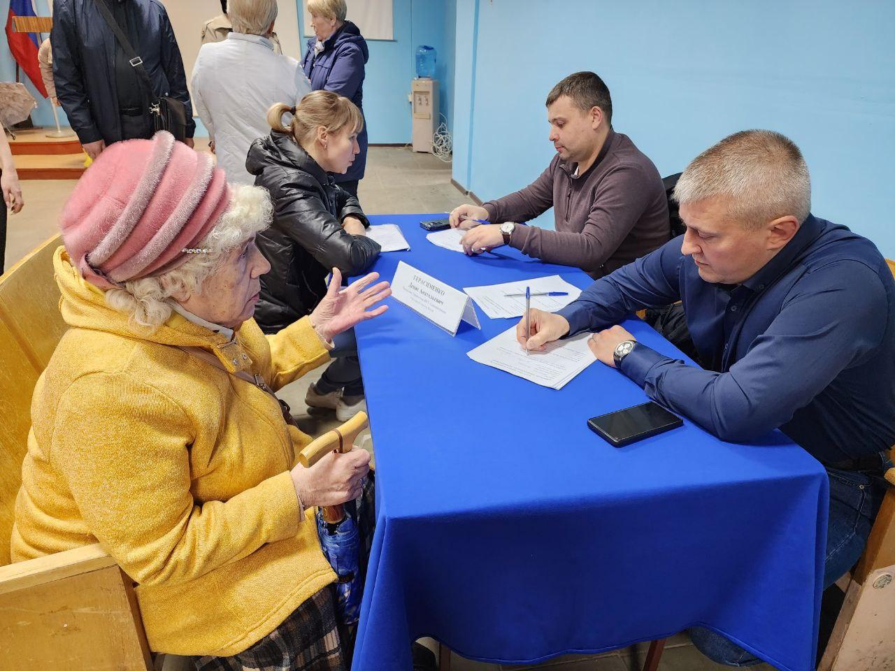 Вопрос своевременной уборки подъездов и вывоза мусора решат в городке  «Чехов-7» | REGIONS.RU / Чехов