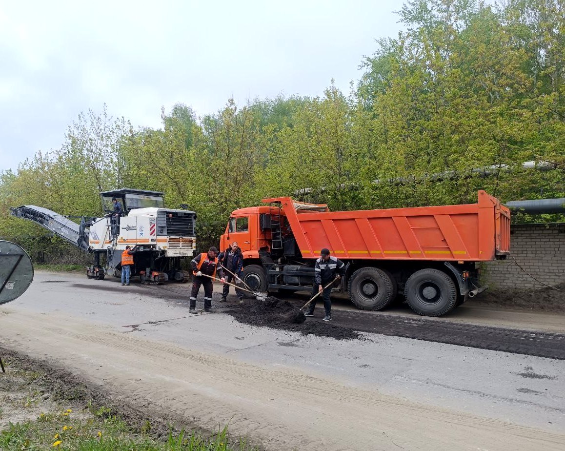 Дорожные рабочие начали фрезеровку асфальта на Автомобильной улице |  REGIONS.RU / Электросталь