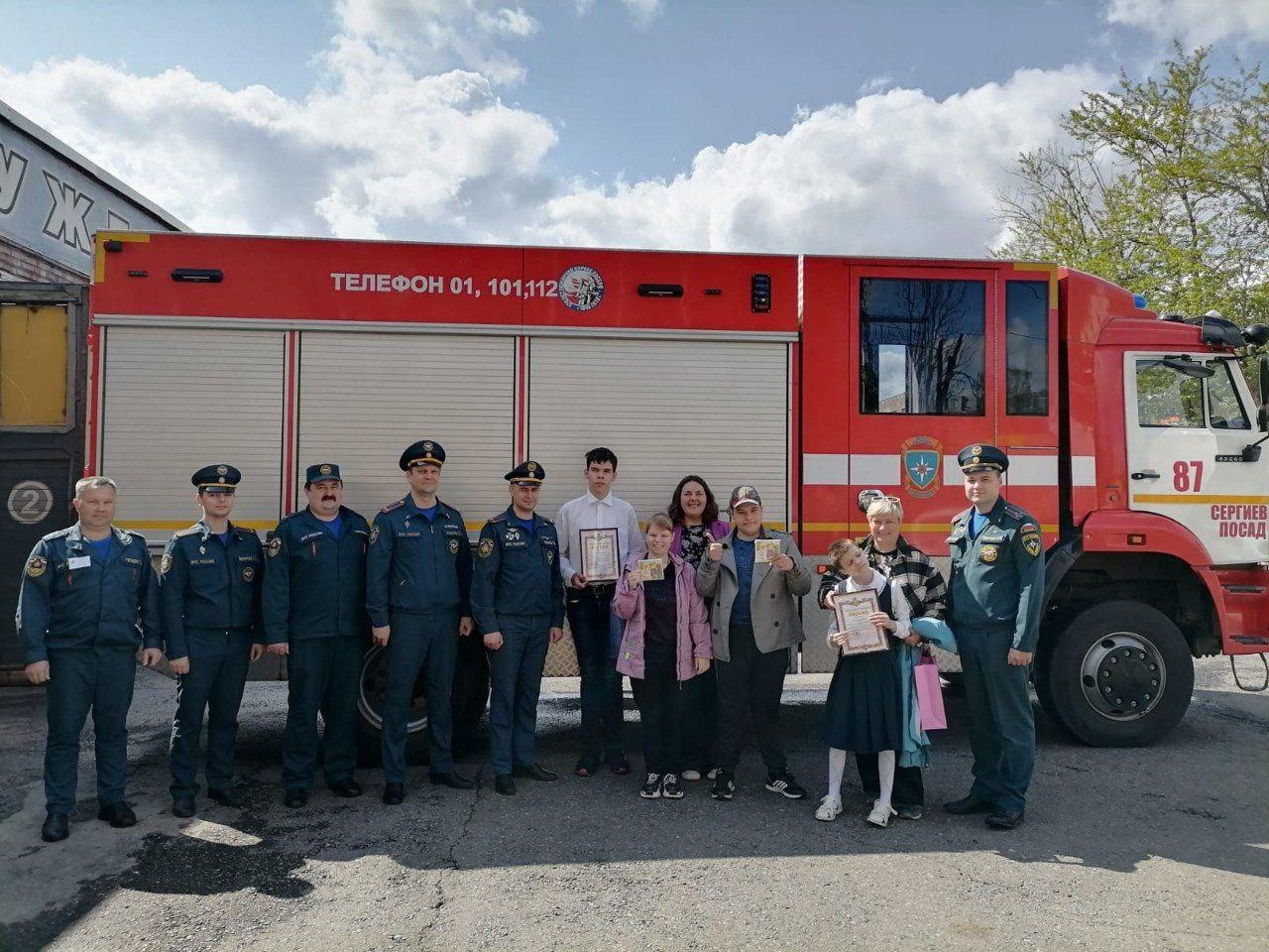 Пожарная безопасность в фокусе: дети побывали на захватывающей экскурсии в  депо | REGIONS.RU / Сергиев Посад