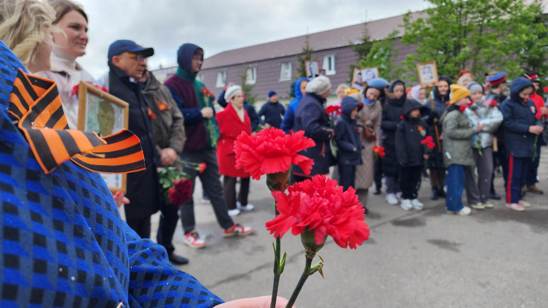 В Домодедове волонтеры Подмосковья провели акцию «Георгиевская ленточка» |  REGIONS.RU / Домодедово