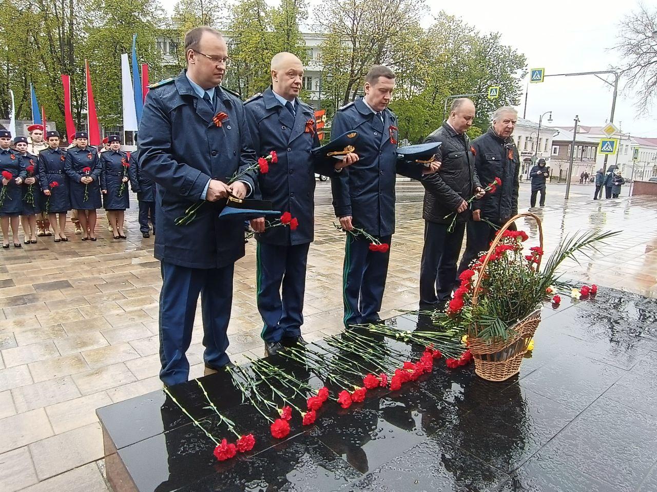 В округе открыли мемориальную доску, посвященную ветерану Великой  Отечественной Нине Ершовой | REGIONS.RU / Егорьевск