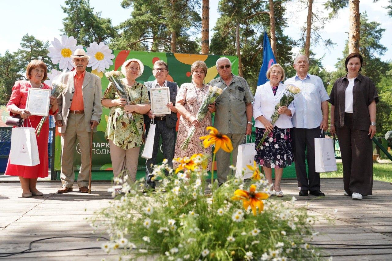 В Котельниках провели праздничное мероприятие, посвященное Дню Семьи, Любви  и Верности | REGIONS.RU / Котельники