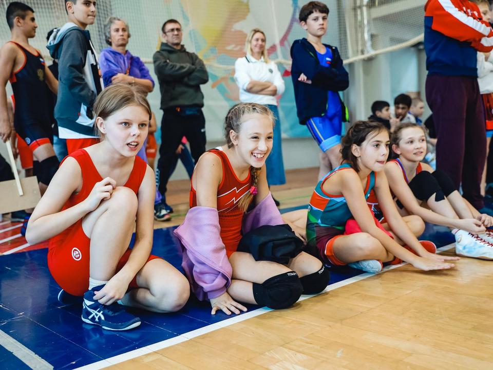 Dozens of students from a sports school in Khimki met GTO standards