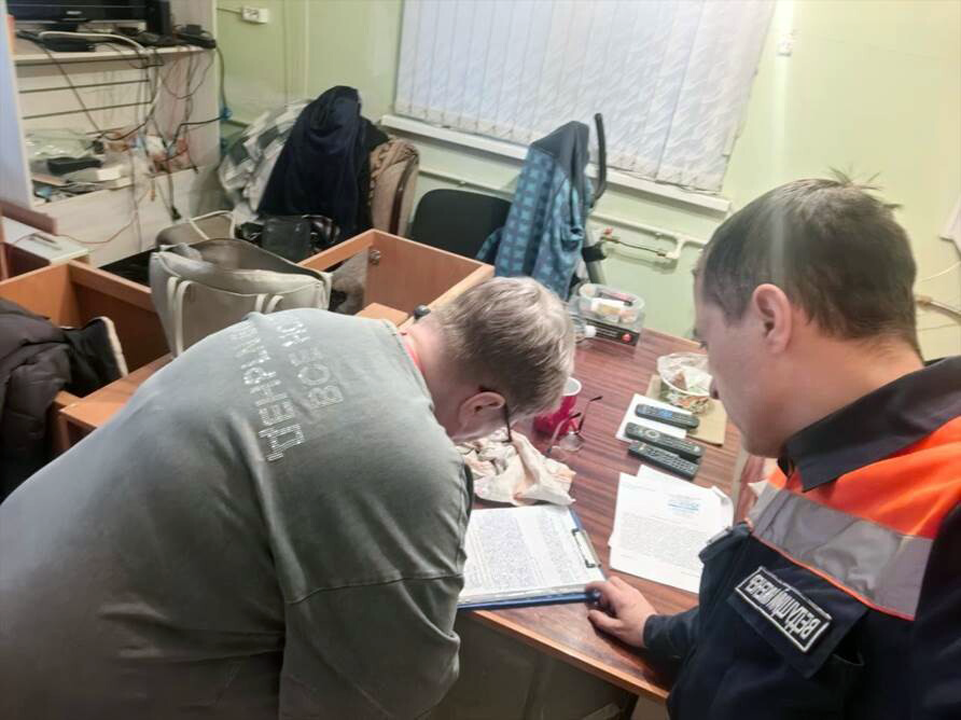 Подписание протокола обследования водопровода. Фото: Аварийная служба Подмосковья