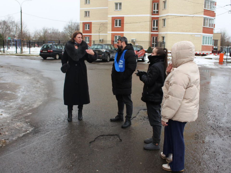 Юлия Шувалова проводит встречу с жителями Фрязина. Фото: пресс-служба администрации г. о. Фрязино 