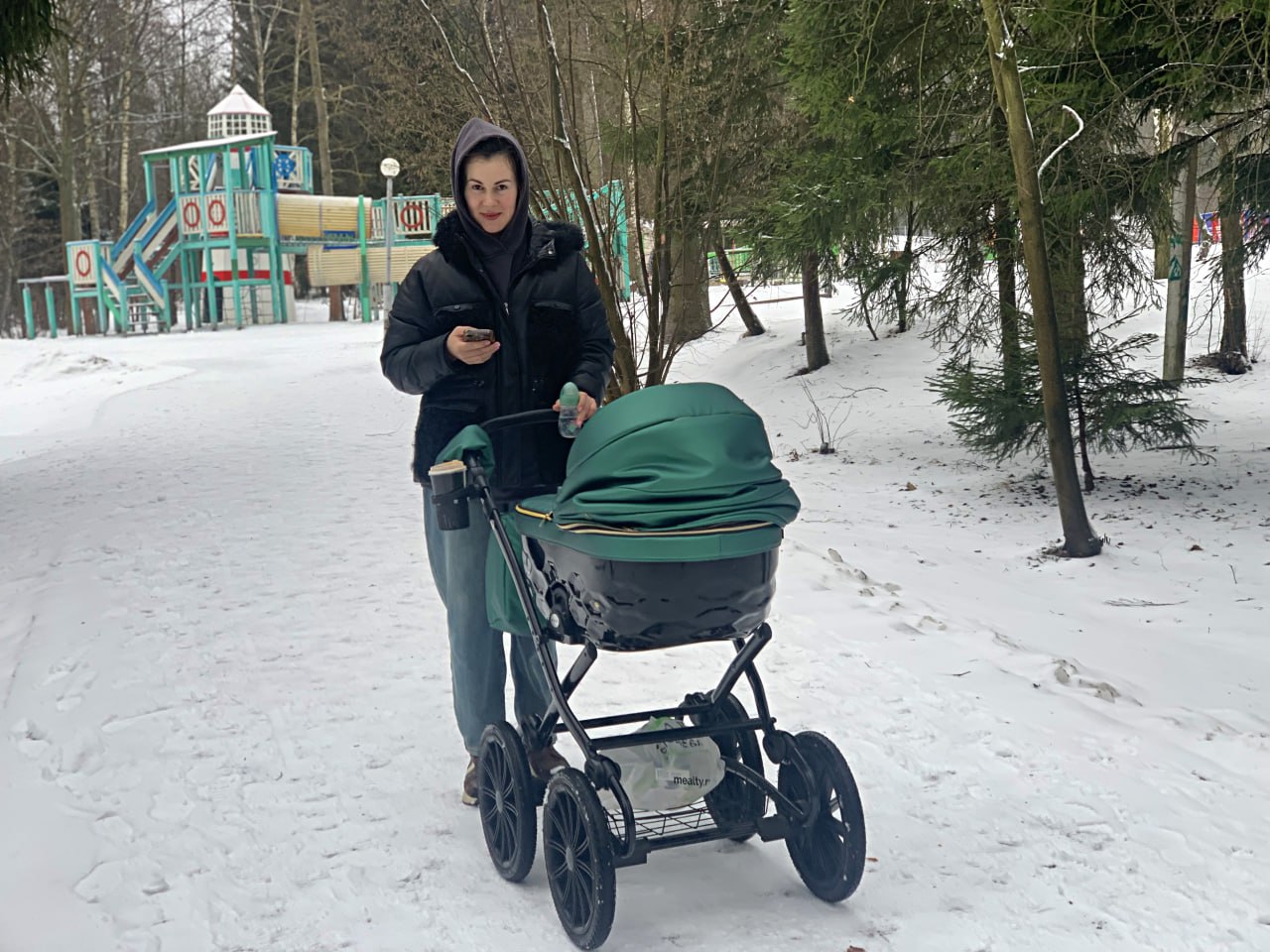 Жительница Краснознаменска Полина в городском парке. Фото: МБУК «Городской парк культуры и отдыха»