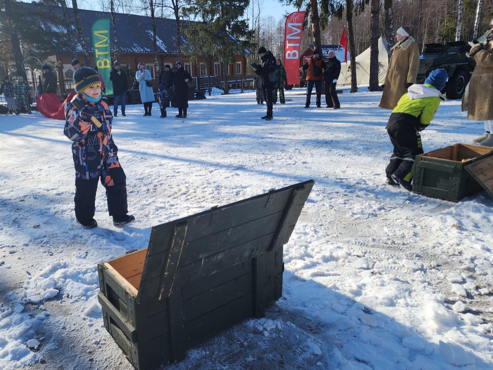 Дети участвуют в соревнованиях в честь Дня защитника Отечества. Фото: Иван Петрушин