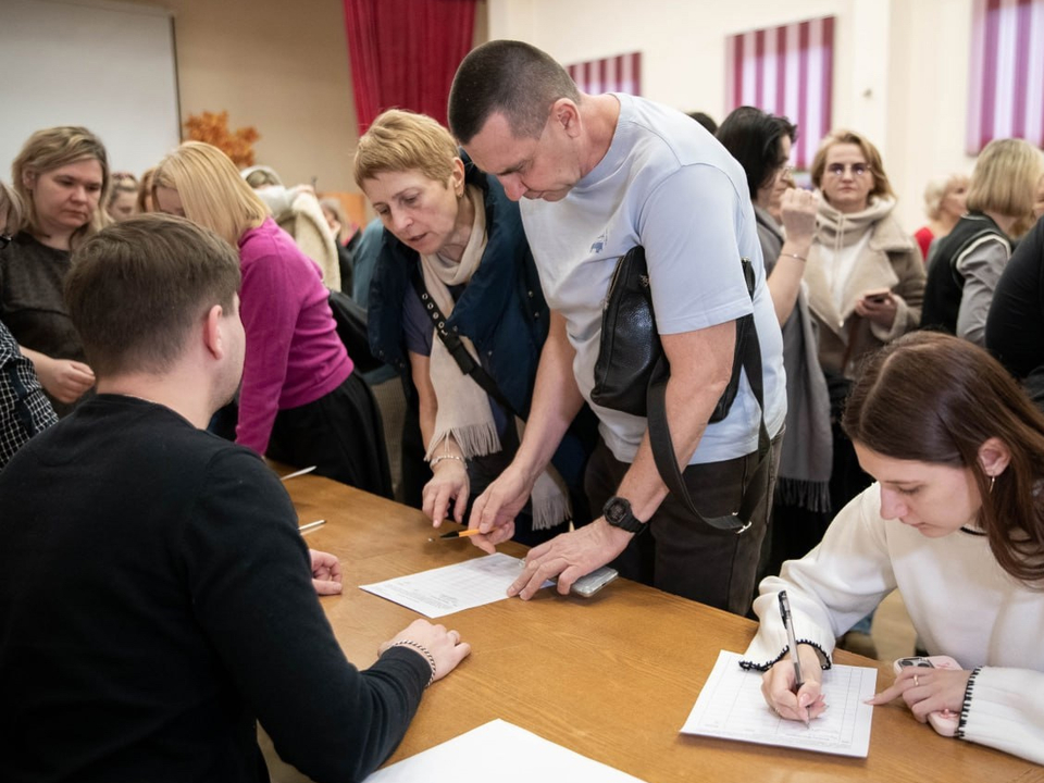 Сбор подписей под обращением к главе города. Фото: пресс-служба администрации г.о. Реутов