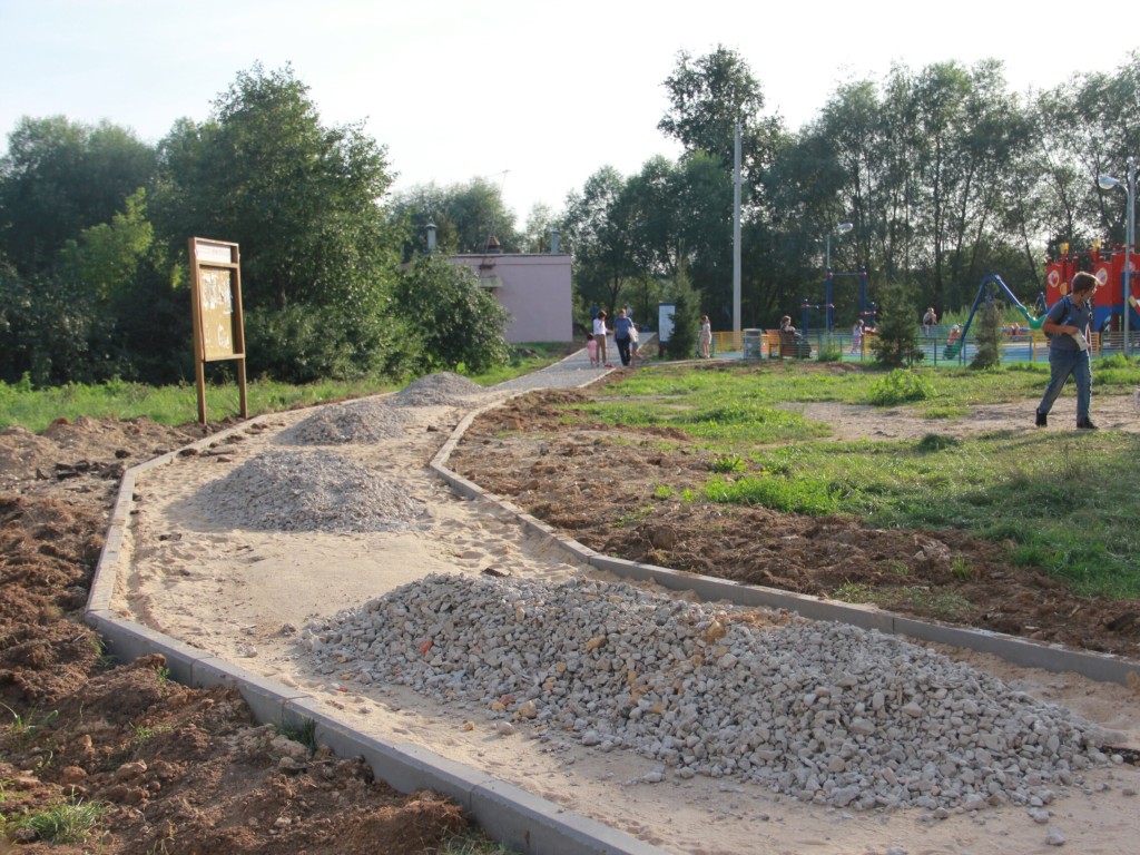 Обустройство народной тропы на Шибанкова. Фото: Виктория Дашдемирова