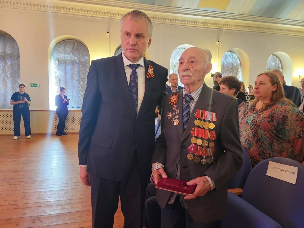 Серафим Усков с главой Фрязина Дмитрием Воробьевым. Фото: REGIONS/Наталья Дорошева