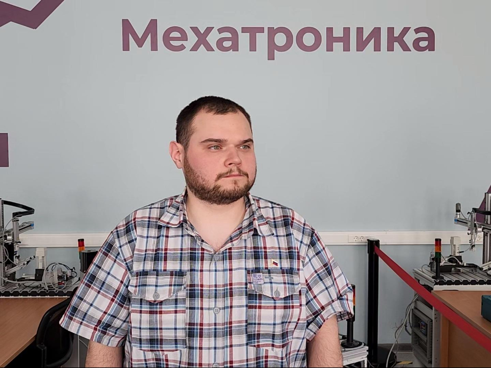 Иван Уклеев, преподаватель-наставник и эксперт чемпионата. Фото: Ирина Моисеева  