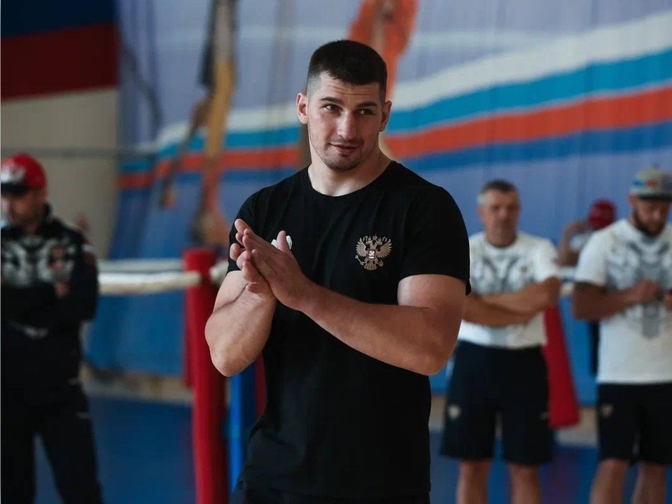 Обладатель чемпионского пояса WBA Asia Алексей Папин. Фото: пресс-служба администрации г.о. Реутов