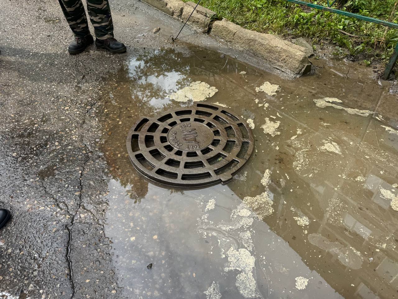 Вода практически полностью ушла со двора на ул. Полосухина. Фото: пресс-служба администрации Можайского м. о.