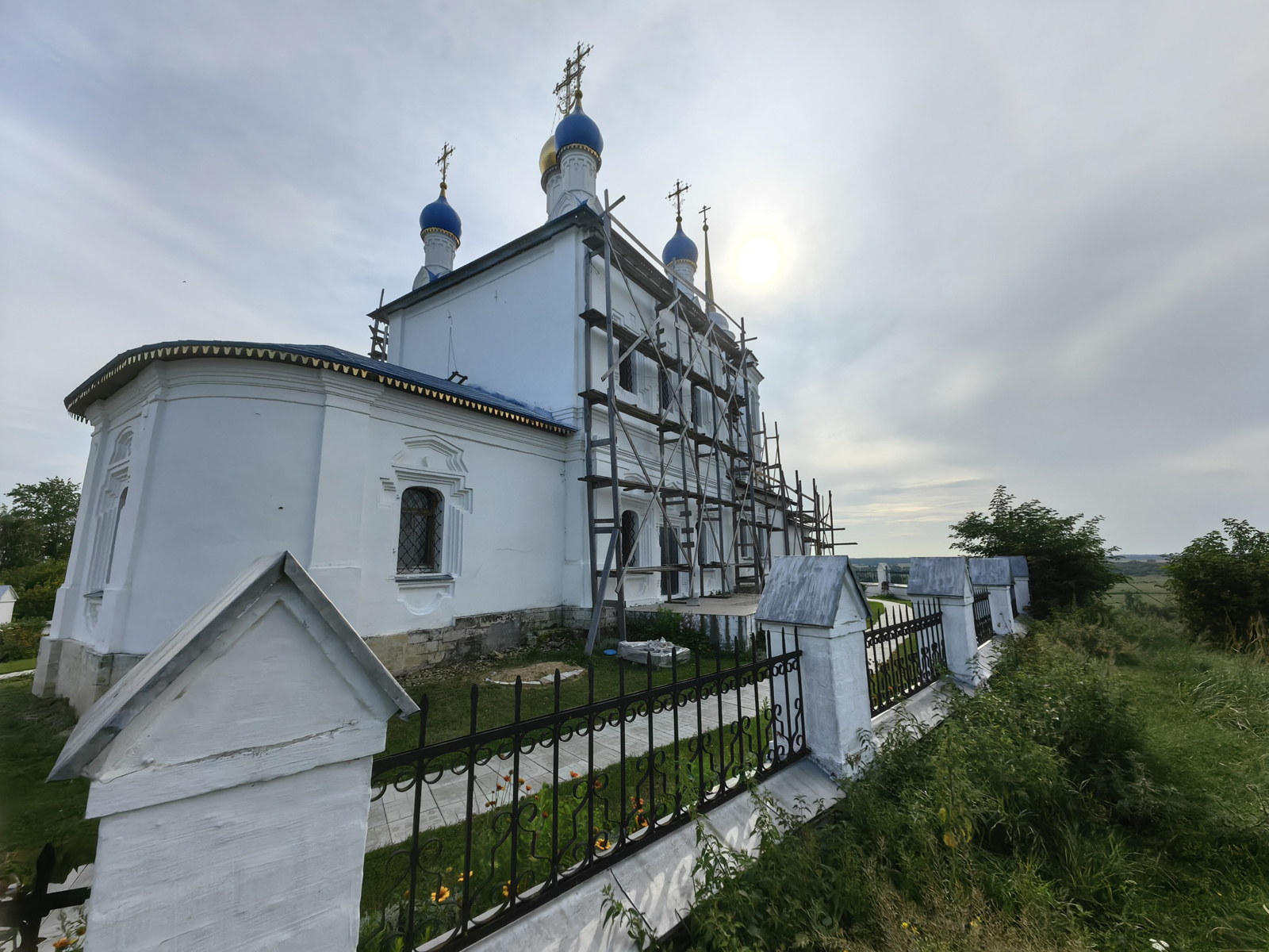 Фото: Знаменский храм в Старой Кашире города Ступино