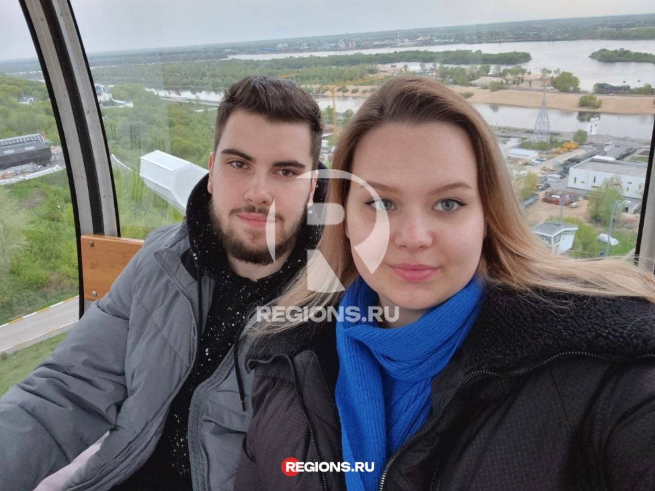 Ксения Смирнова и ее муж Кирилл Фролов, которые выловили экзотическое земноводное. Фото из личного семейного архива.