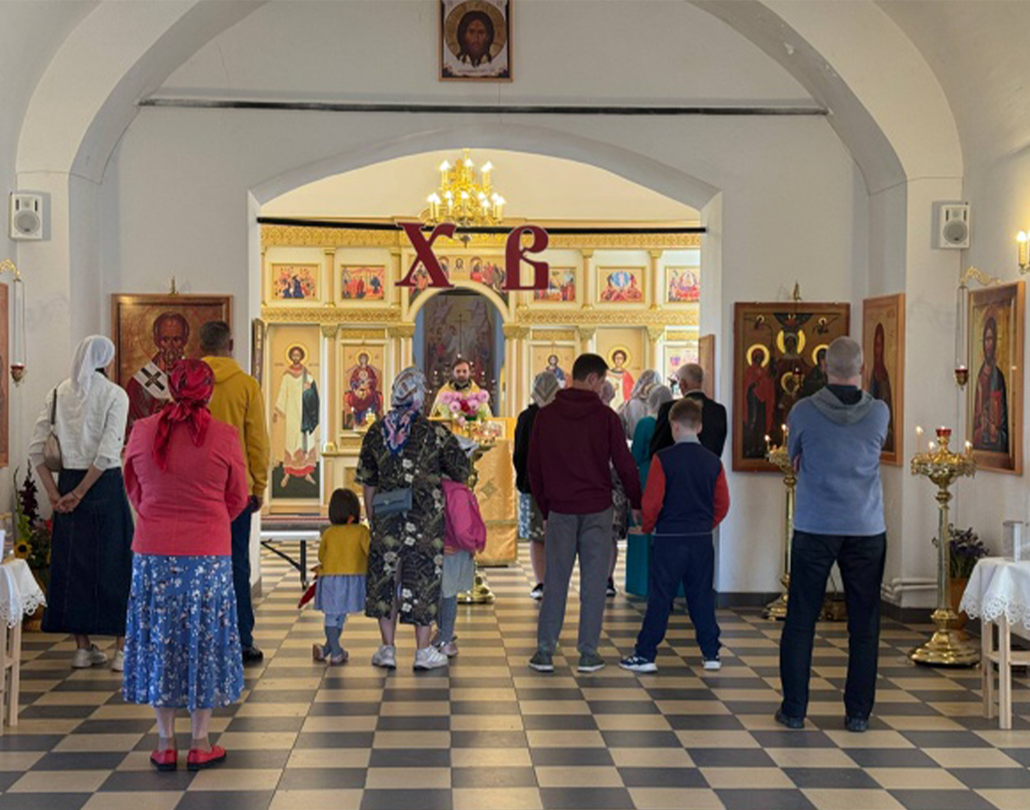 Фото: Христорождественский храм д. Мытники