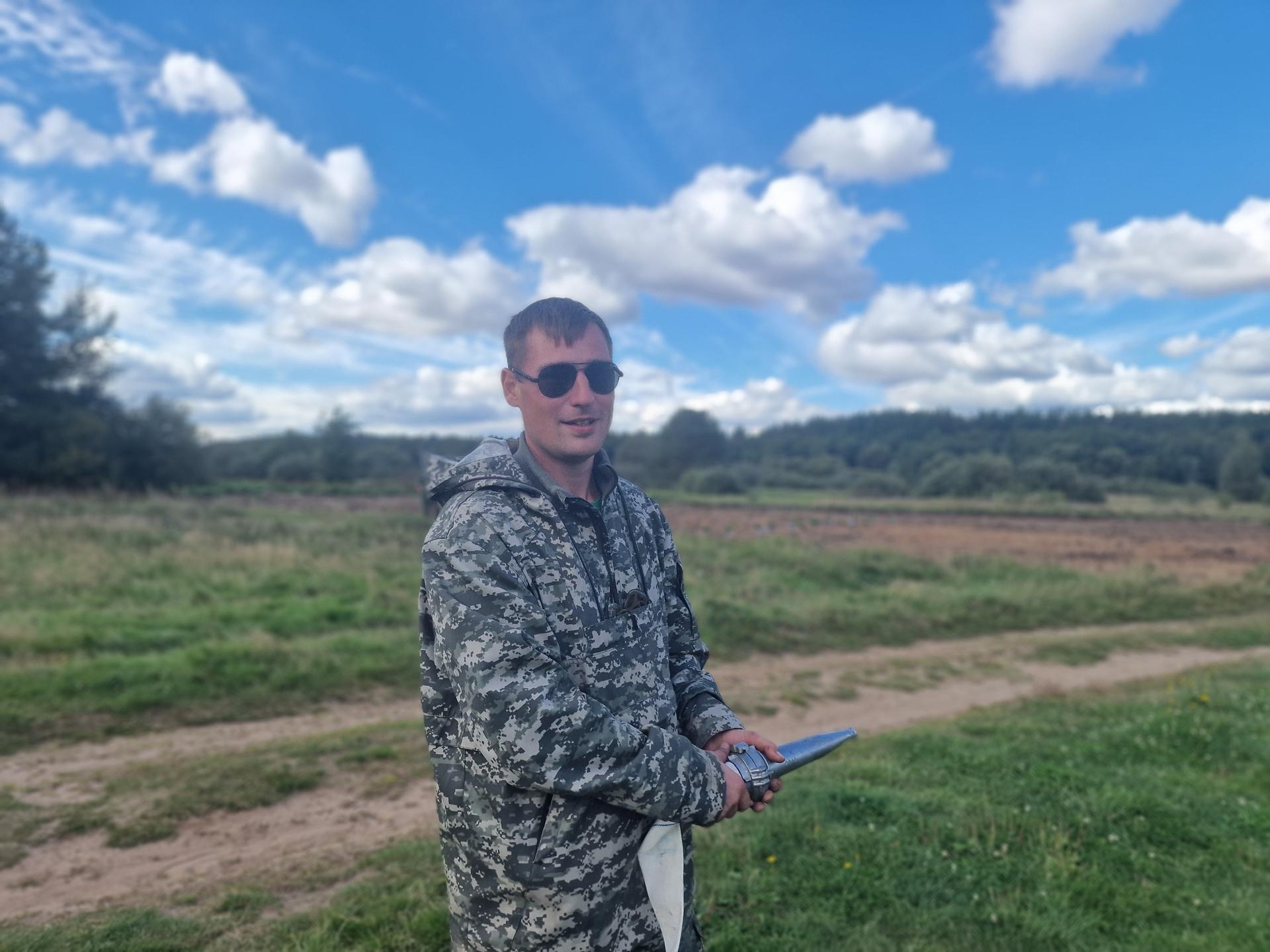 Иногда поливать траву приходится прямо из водоема. Фото: МедиаБанк Подмосковья/Ольга Шаронова