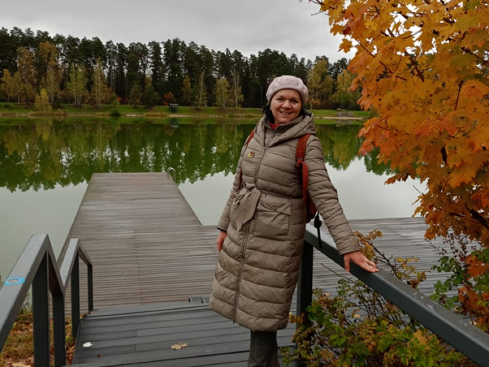 Ольга Денисова  — доцент кафедры музейного дела Московского государственного института культуры и поэтесса, которую знают в Черноголовке и дети, и взрослые. Фото: личный архив героя публикации