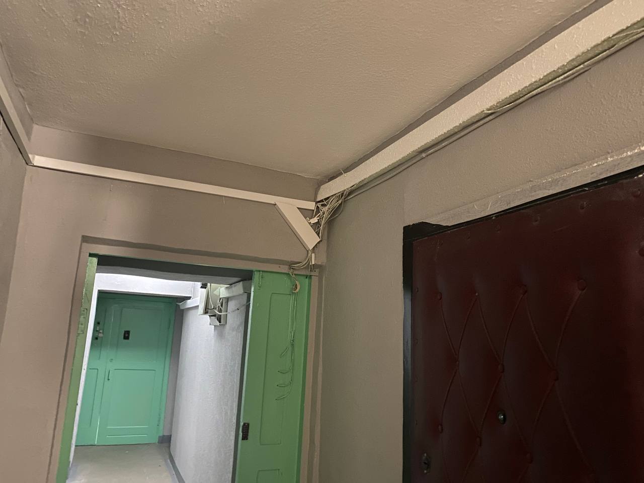 Состояние электропроводки в доме №10а на Центральной улице. Фото: личный архив Светланы Архиповой