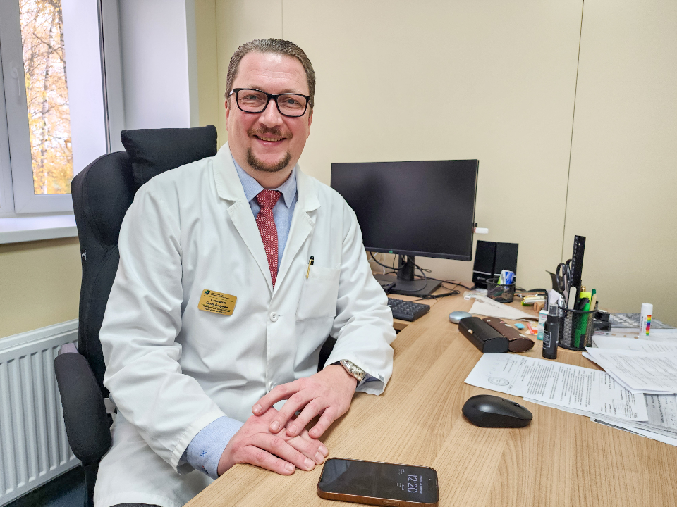 Заведующий отделением Сергей Сложеникин. Фото: МедиаБанк Подмосковья/Мария Андрюхина