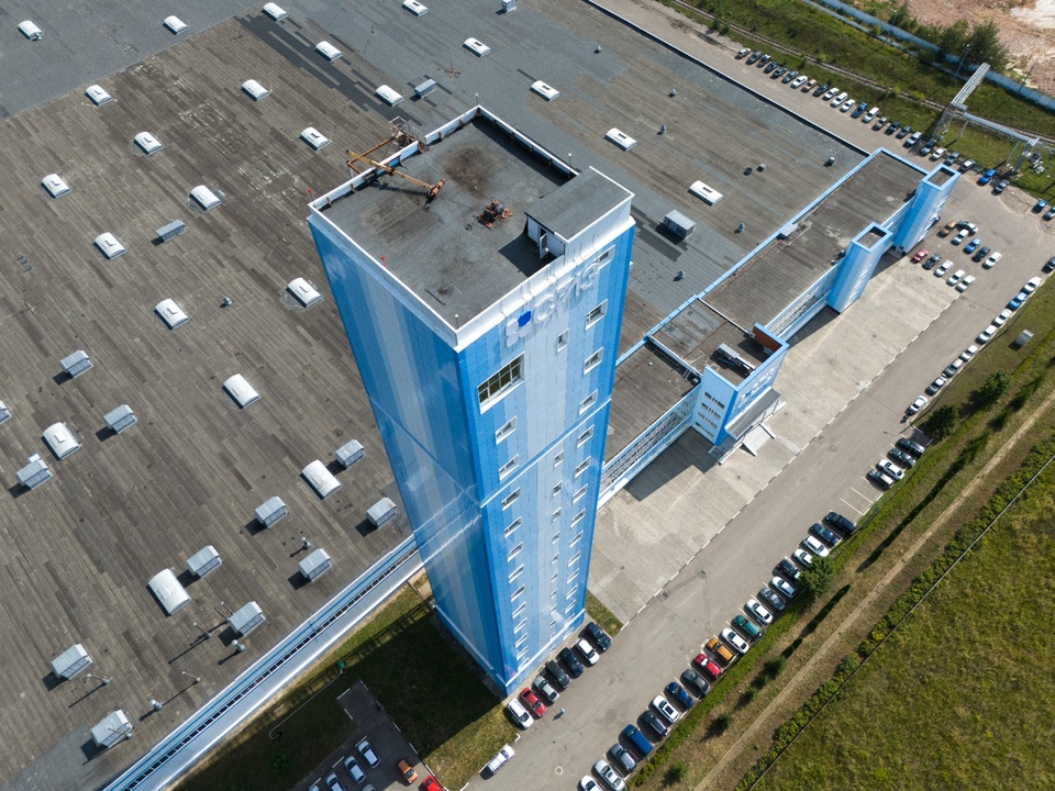 В этой башне проходят испытания скоростной кабины. Фото: пресс-служба Серпуховского лифтостроительного завода