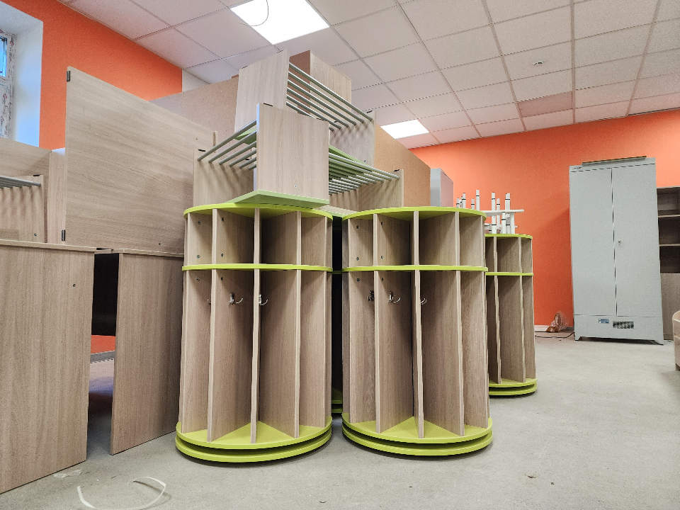 Ремонт на финише: в детском саду на ул. Кирова в Подольске устанавливают мебель. Фото: МедиаБанк Подмосковья/Мария Шигорева