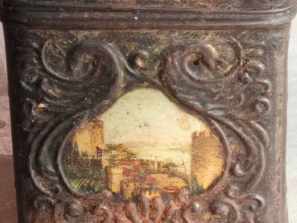 Фото: городская доска объявлений 