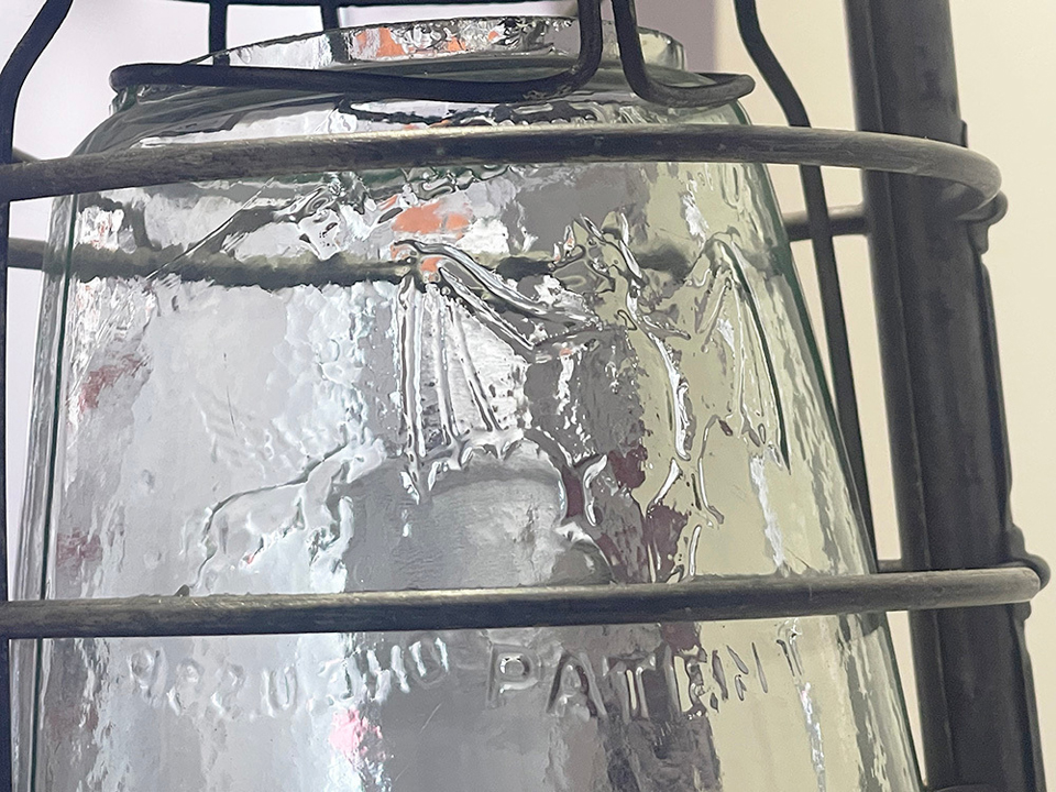 Металлическая сетка предотвращает повреждение колпака. Фото: Щелковский историко-художественный музей